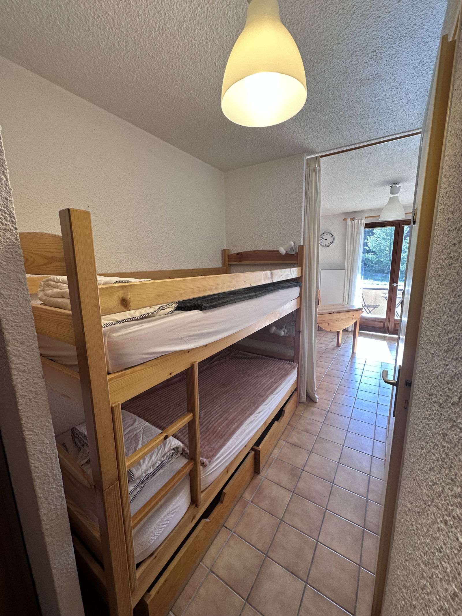 Image_, Studio, Albiez-Montrond, ref :V239