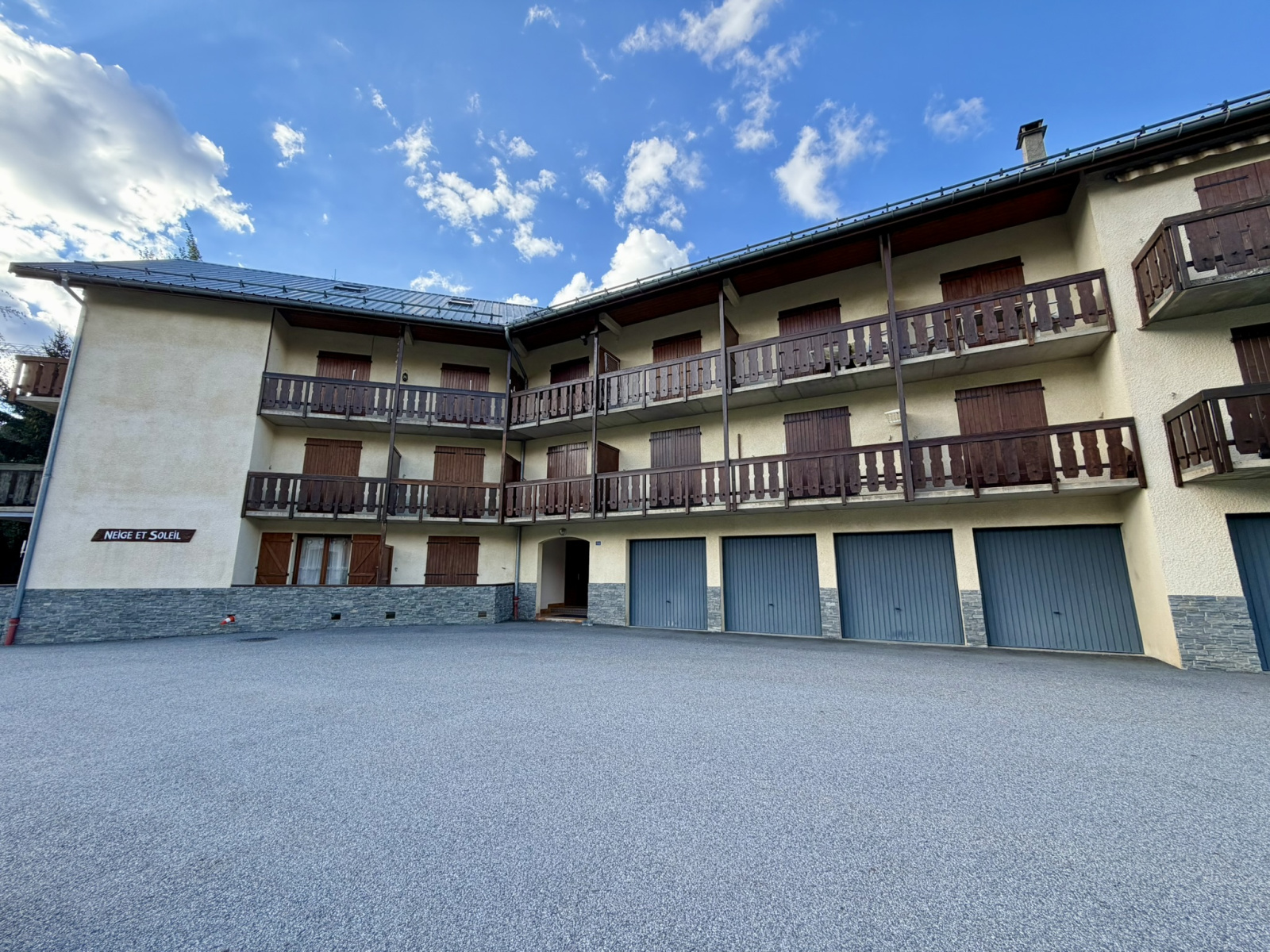 Image_, Studio, Albiez-Montrond, ref :V303