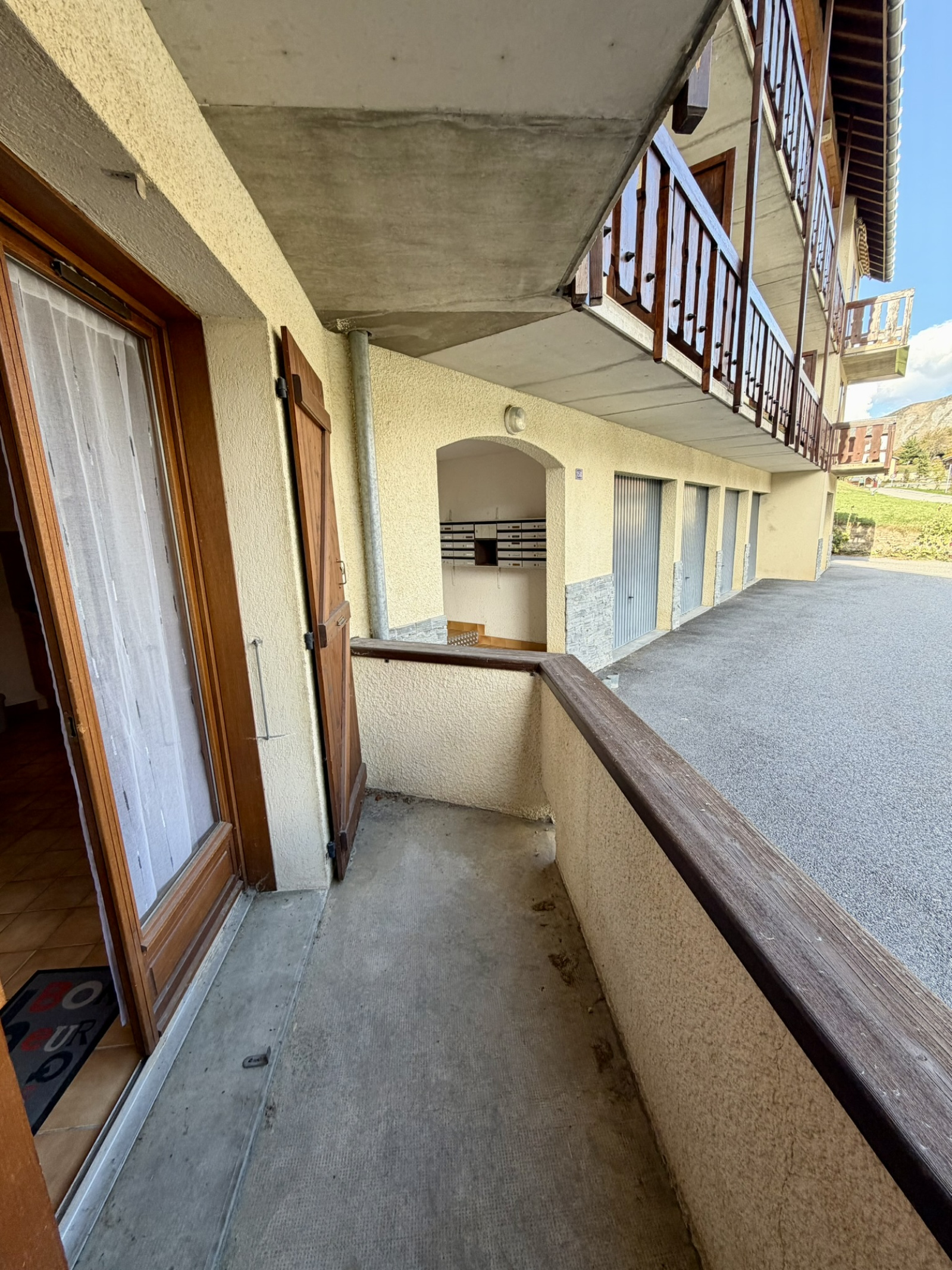 Image_, Studio, Albiez-Montrond, ref :V303